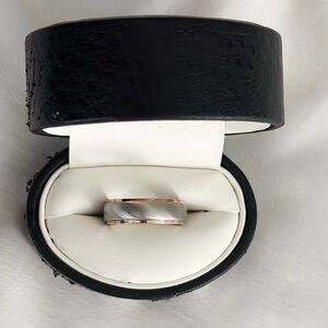 Men’s wedding band